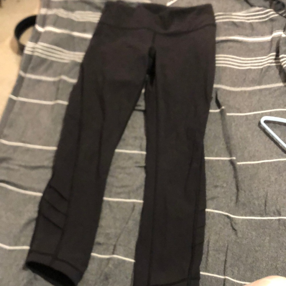 Black lululemon capris